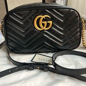 GG Marmont small matelassé shoulder bag
Style: 447632 DTD1T 1000